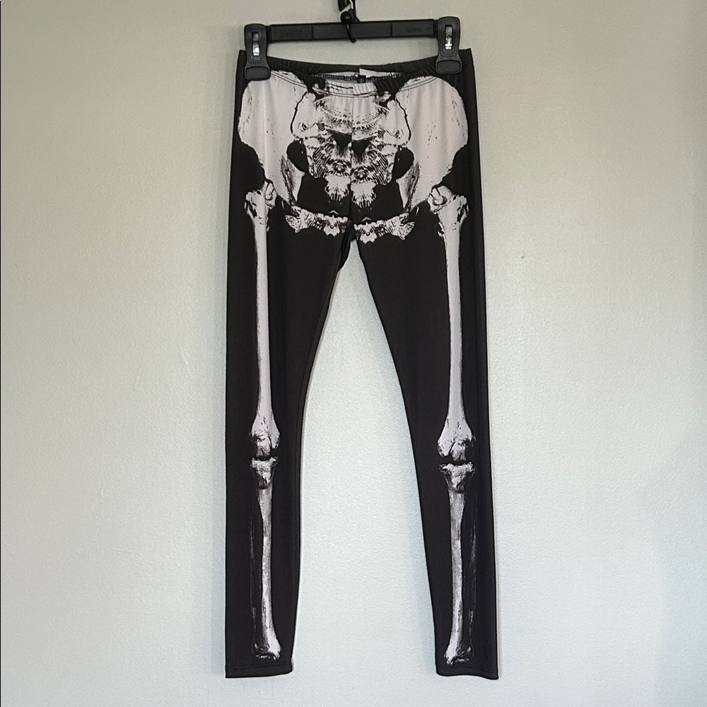 Love Culture Black Skeleton Print Leggings size small